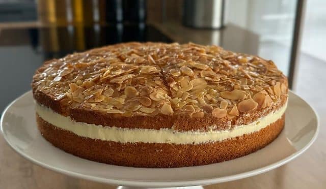 Ballı Bademli Pasta Tarifi